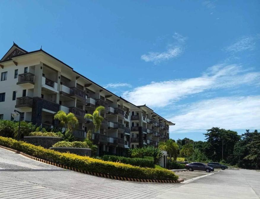 Kembali Condo Resort With Sea View Davao City Kültér fotó